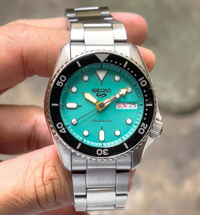 Seiko 5 Sports SKX Midi Automatic Teal Dial Silver Steel Strap Watch For Men - SRPK33K1 - Image 9